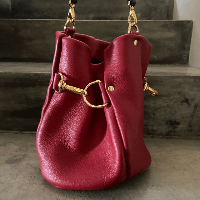 CLASSIC RED