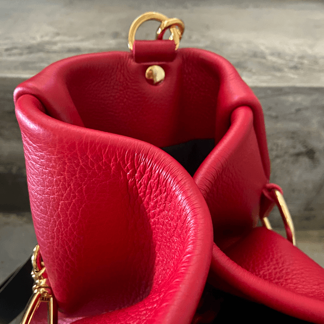 CLASSIC RED