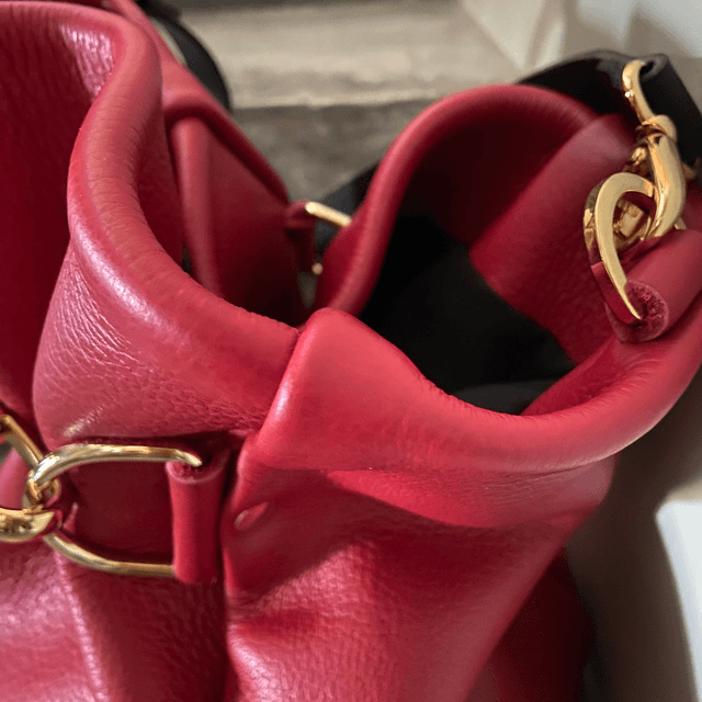 CLASSIC RED